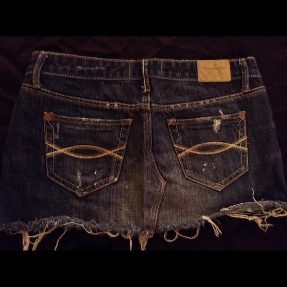 Abercrombie and Fitch Denim Skirt - Picture 3 of 3